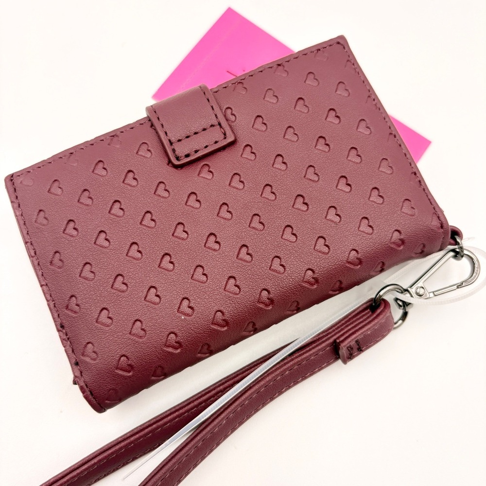 Betsey Johnson Xoleah Cherry Red Embossed Heart Wristlet Wallet NEW - Picture 3 of 7